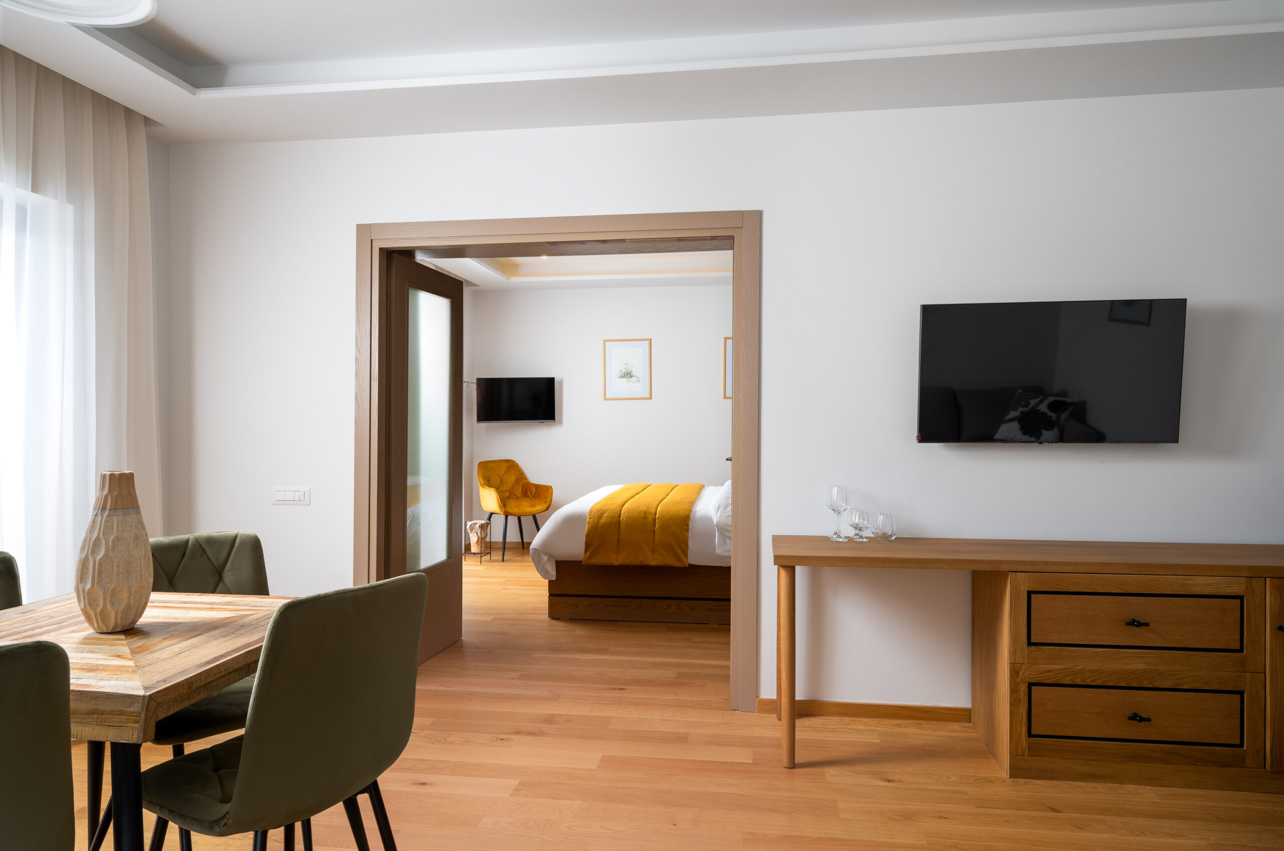 Camera 31 – [Floare-de-colț] (2)